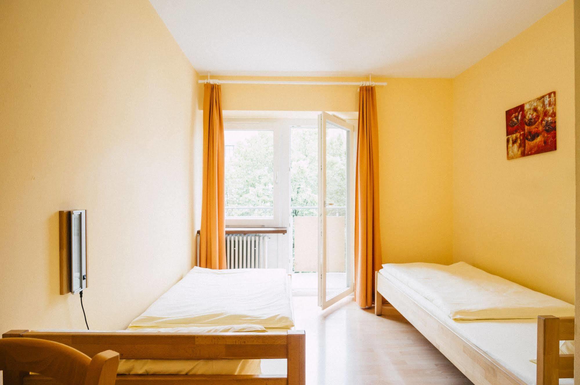 Hostel Sleps Augsburg Zewnętrze zdjęcie
